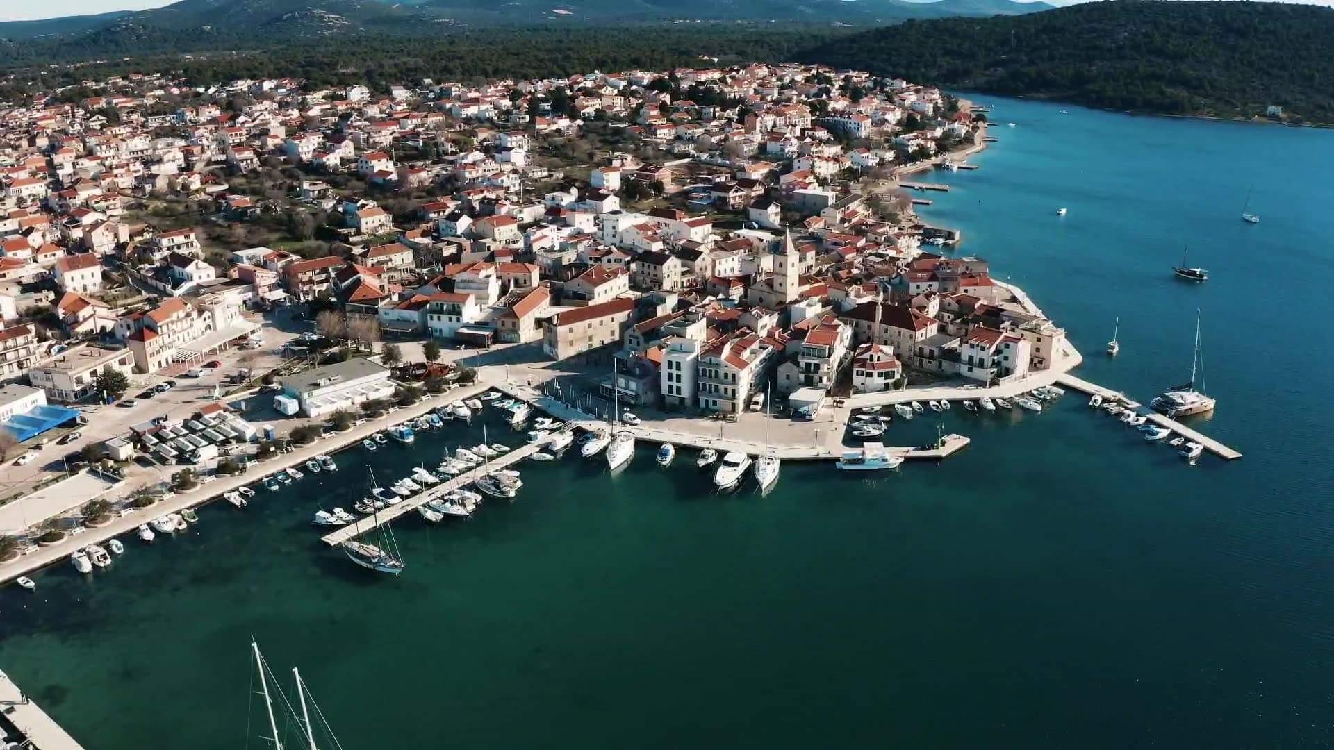 Žele li mladi živjeti u Pirovcu? Općina provodi anketu o interesu za stambeno zbrinjavanje na tom području